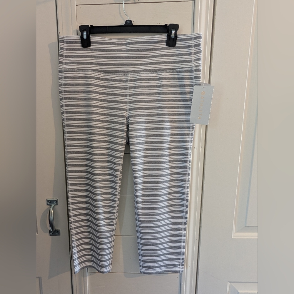 Athleta Chaturanga Crop Leggings